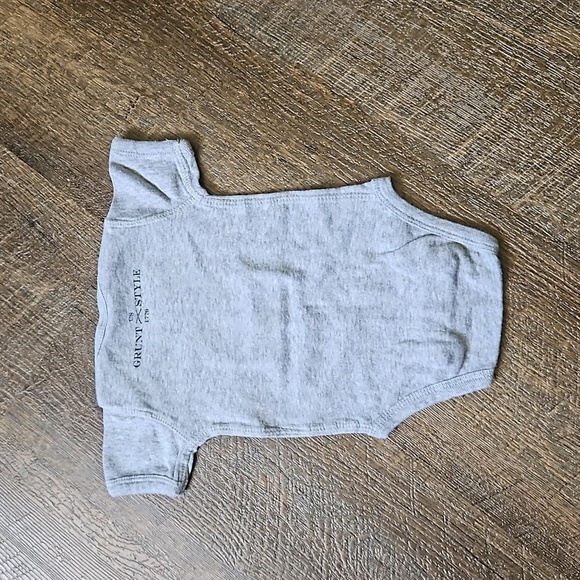Grunt style poop onesie - Picture 4 of 5